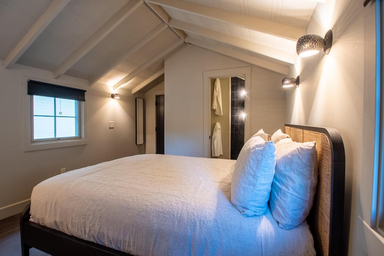 Dawn Ranch Hotel Гърнвил Екстериор снимка