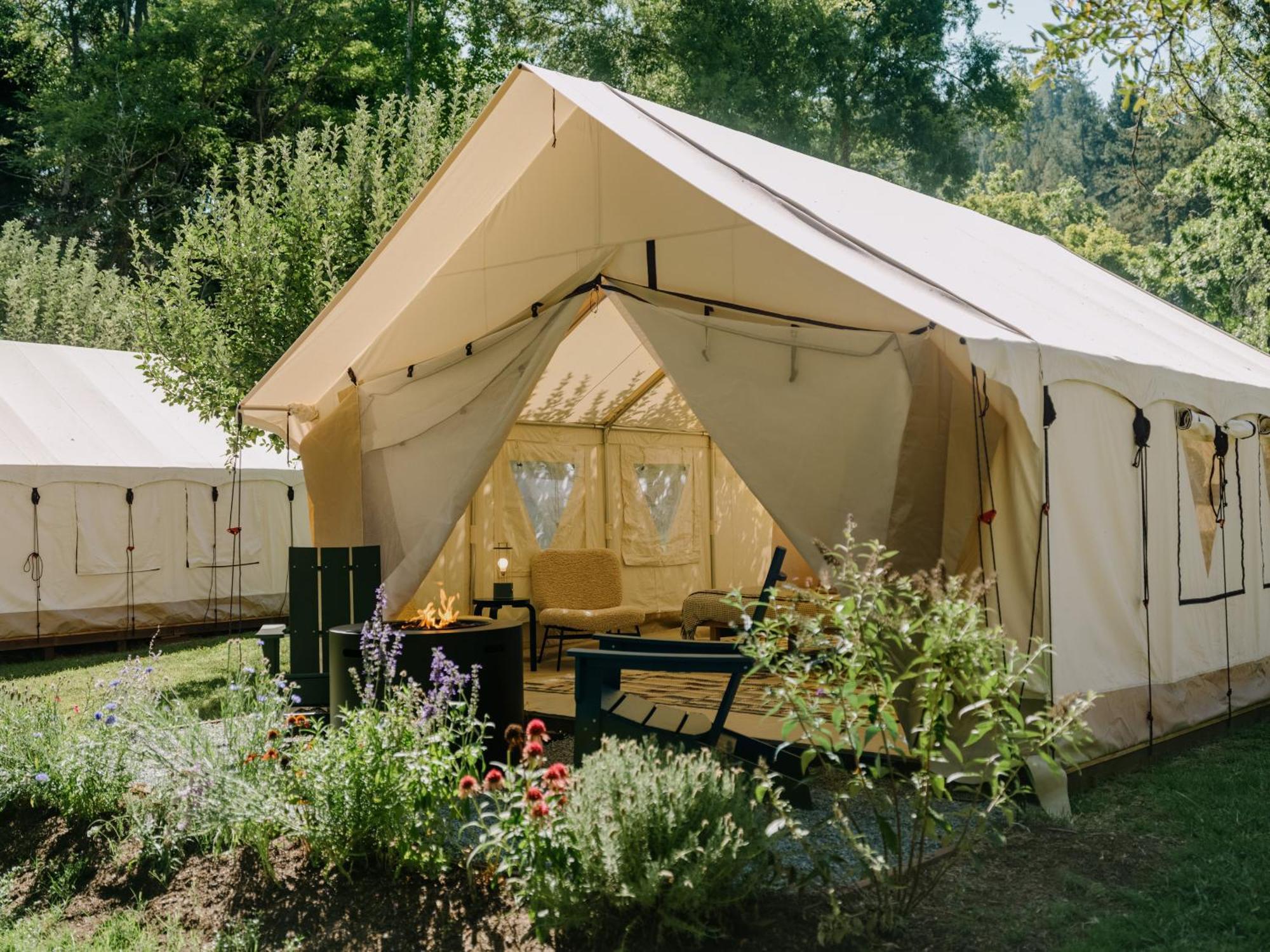 Dawn Ranch Hotel Гърнвил Екстериор снимка